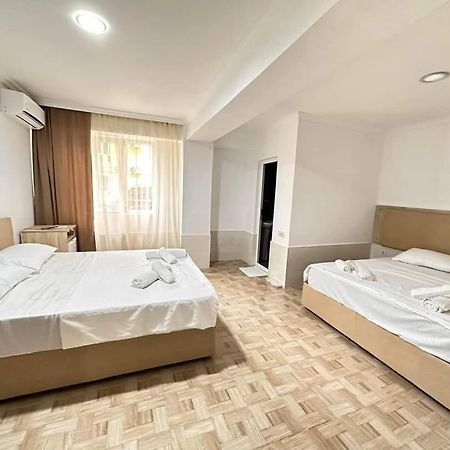 Femi Ji Hotel Батуми Екстериор снимка