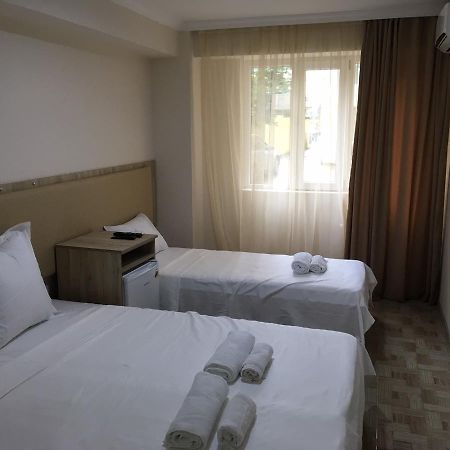 Femi Ji Hotel Батуми Екстериор снимка