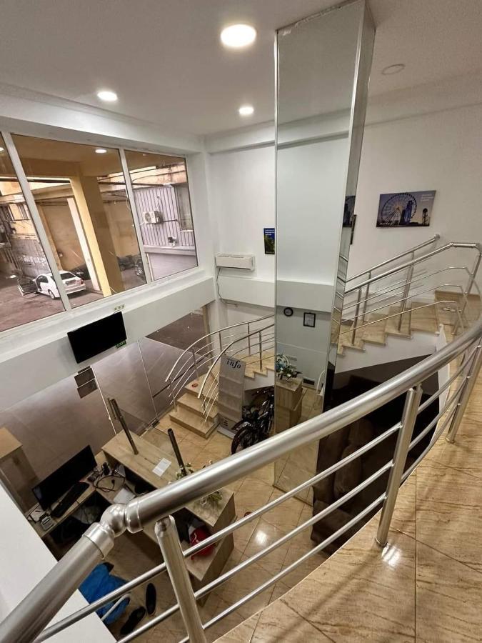 Femi Ji Hotel Батуми Екстериор снимка