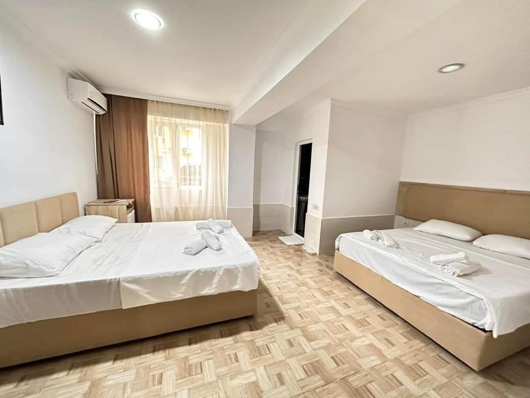 Femi Ji Hotel Батуми Екстериор снимка