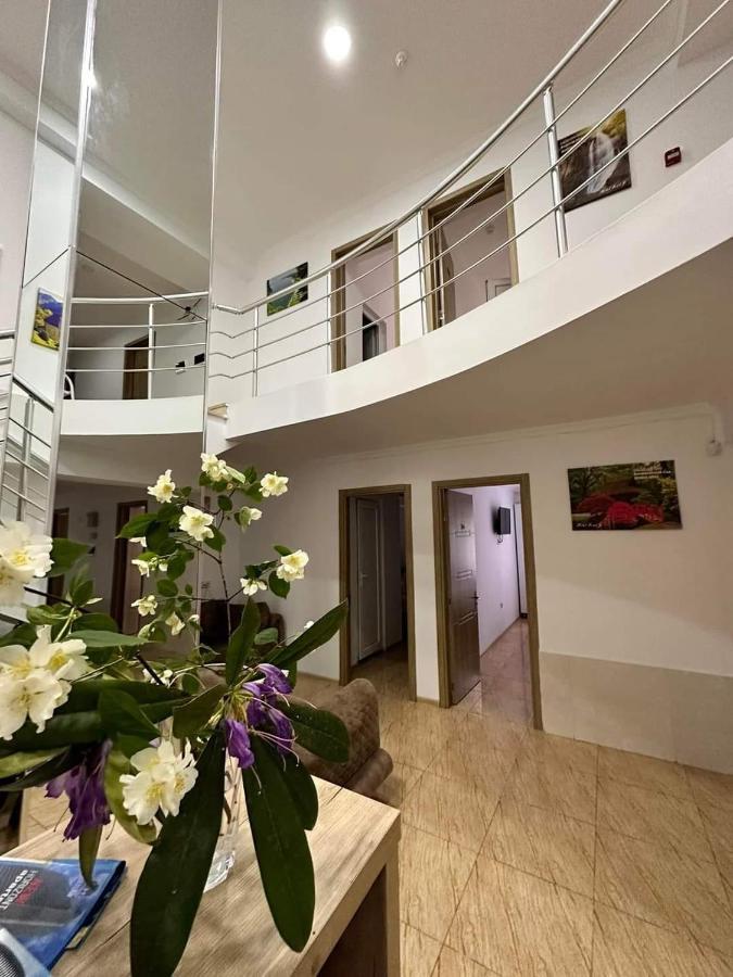 Femi Ji Hotel Батуми Екстериор снимка