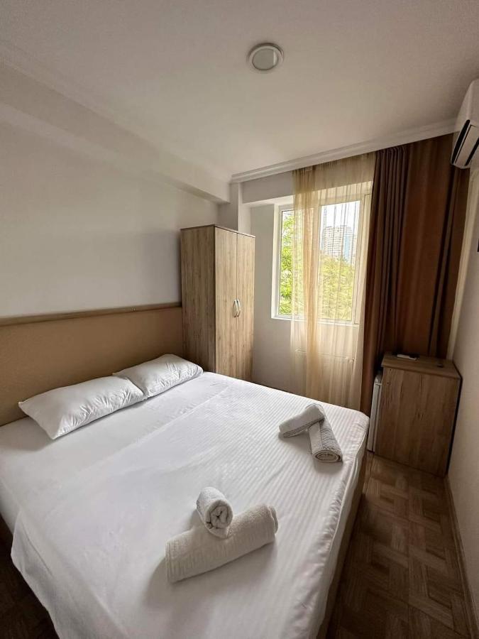 Femi Ji Hotel Батуми Екстериор снимка