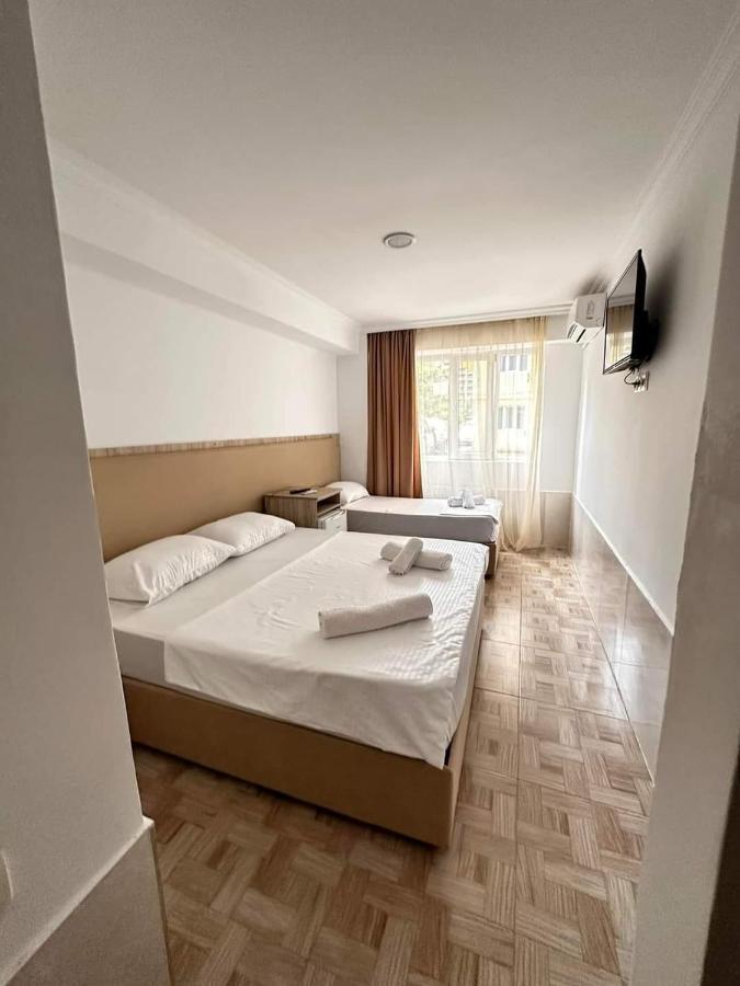 Femi Ji Hotel Батуми Екстериор снимка
